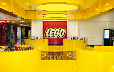 Компания LEGO разработала экологически чистую упаковку для своей продукции